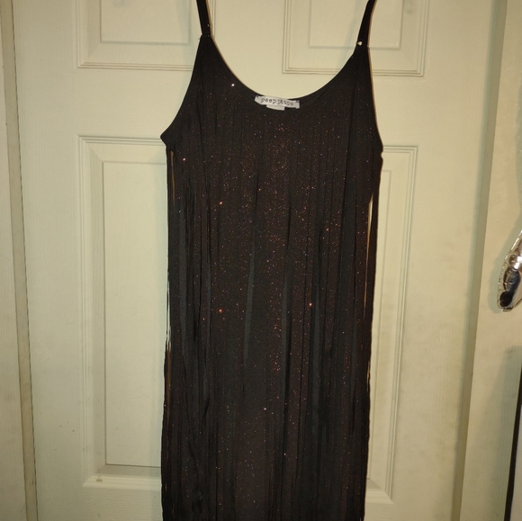 Woman's Sexy Peep Toe Red And Black Stringy Dress Size Large - Picture 2 of 5